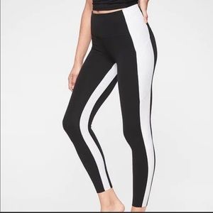 ATHLETA Yin Black and White 7/8 PowerVita Leggings S Super Soft